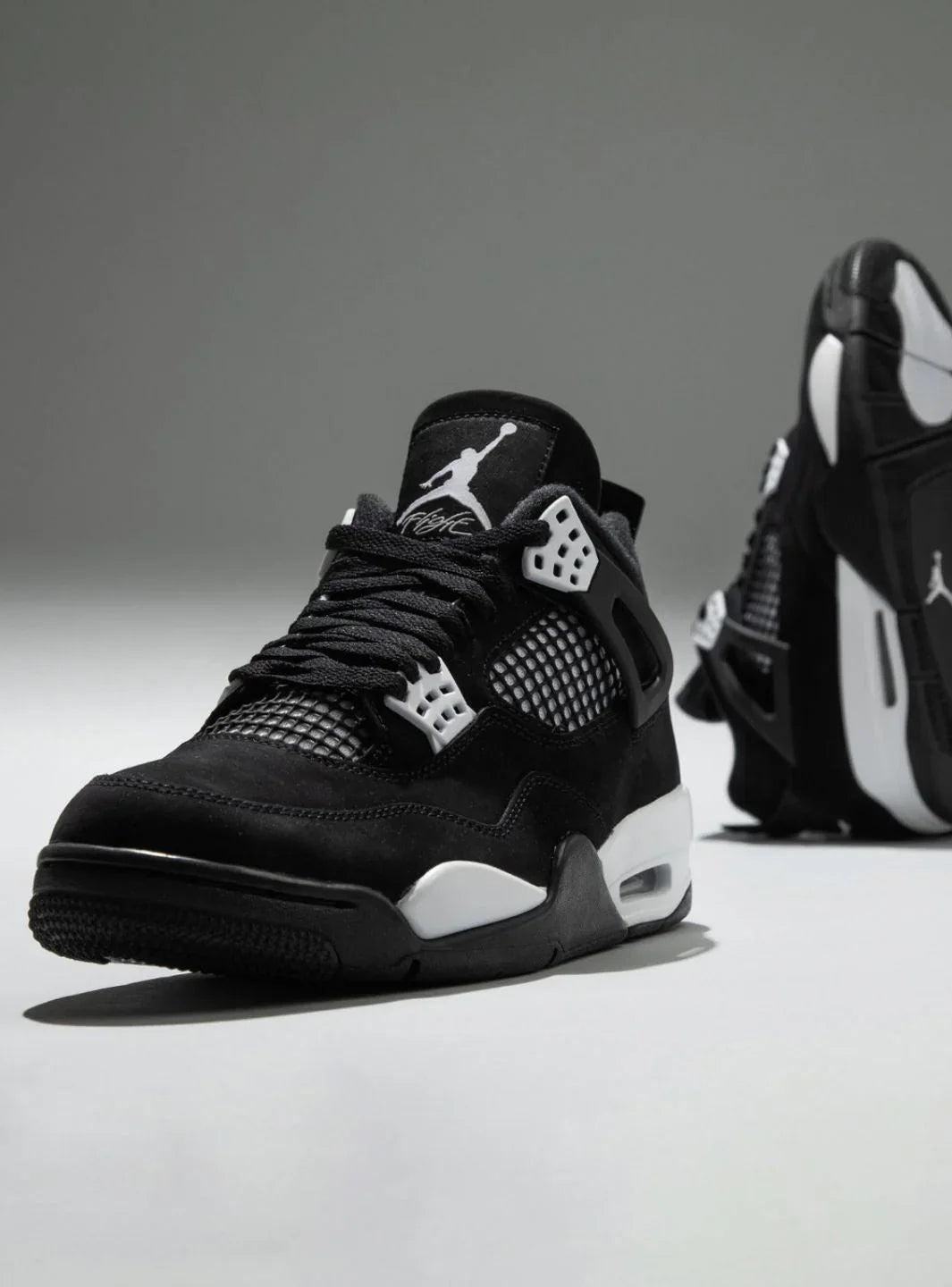 JORDAN 4