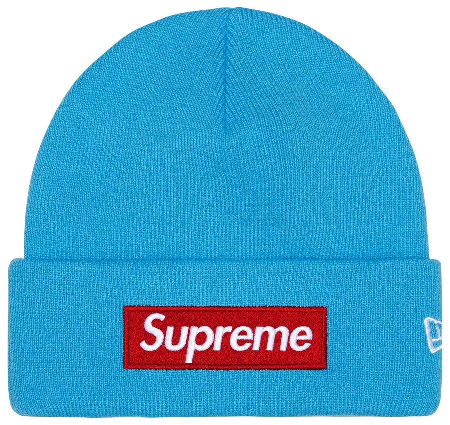 Supreme New Era Box Logo Beanie Cyan vista frontale – beanie Supreme azzurro streetwear
